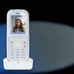 DECT 77 IP frontal, mit Hintergrund